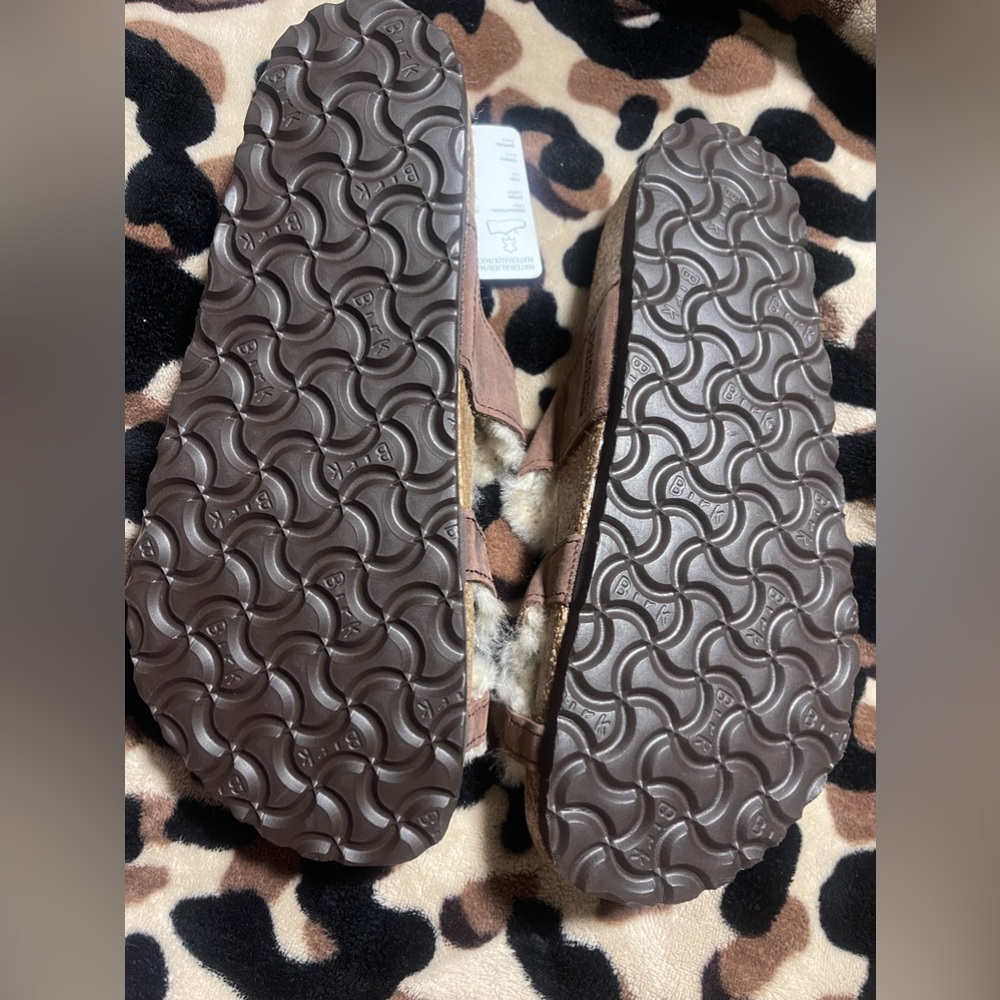 NWT Birkenstock Made in Germany Matrix
Shearling Sandals Leather Brown size 37